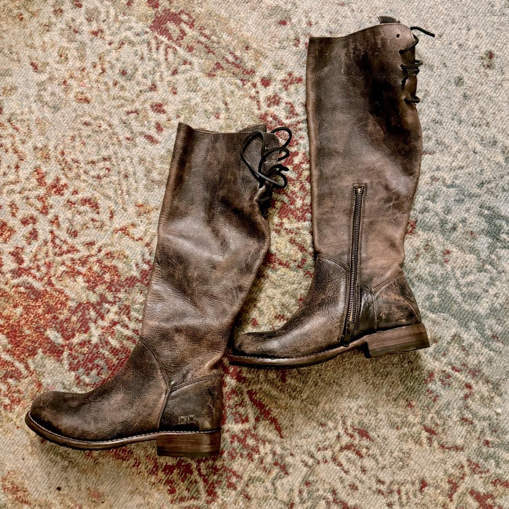 These brand new beautiful Bed Stu Manchester black size 7 boots.